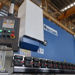 популарна хидраулична CNC прес-сопирачка со estun E210 систем за контрола WC67Y-125Ton / 3200mm со инженерска услуга